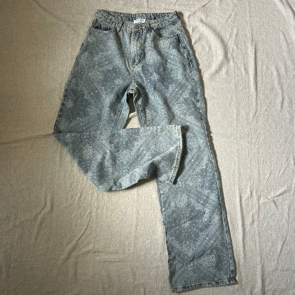 blue light wash straight leg paisley print jeans